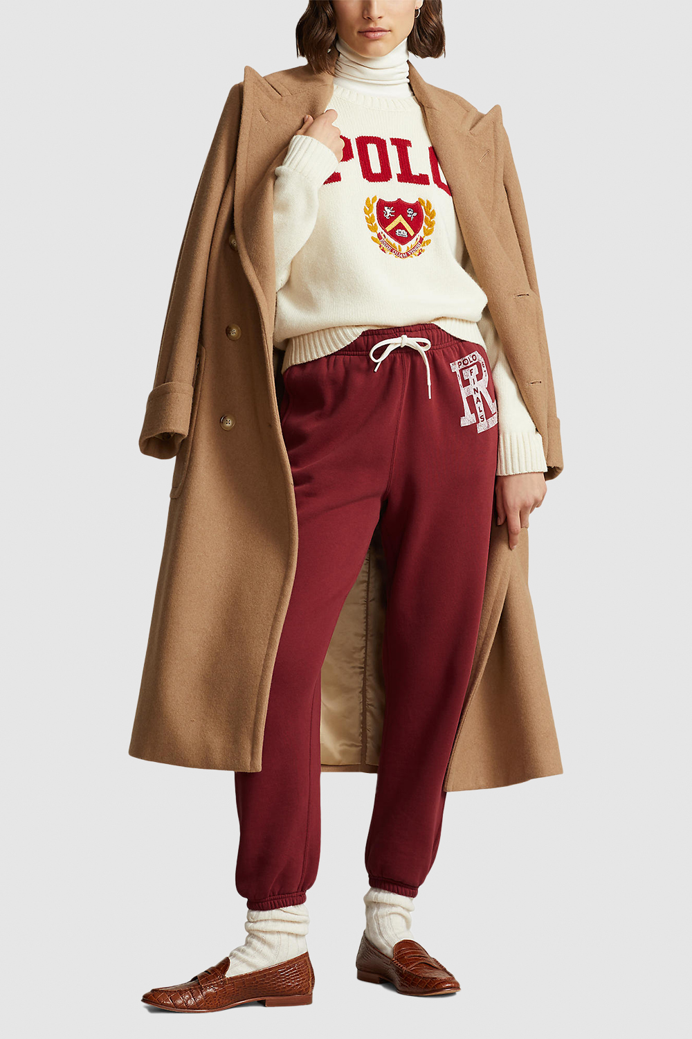 תמונת כל הלוק של מכנסי ג`וגר עם לוגו POLO RALPH LAUREN